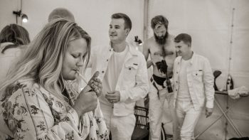 Sarah Klang med sitt band.
