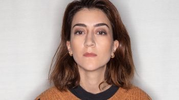 Porträttbild på Gizem Erdogan.