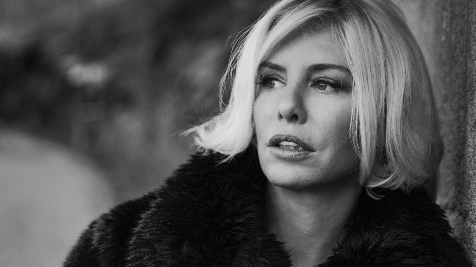Porträttbild på Kajsa Ekis Ekman