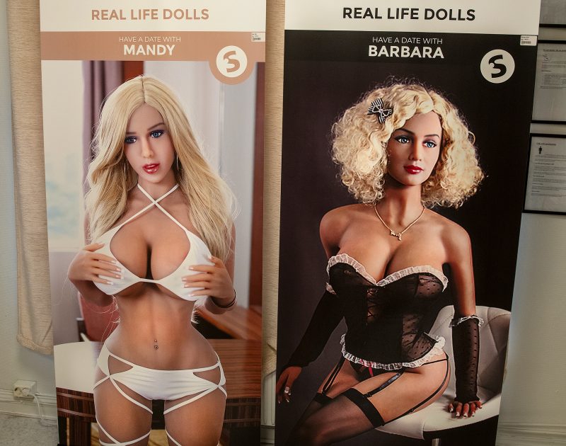 Reklam sexdockor Mandy och Barbara
