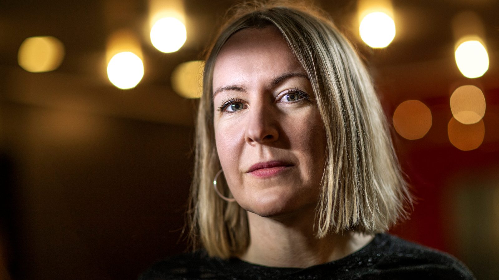 Porträtt på Sanna Lenken, regissör till Comedy Queen.