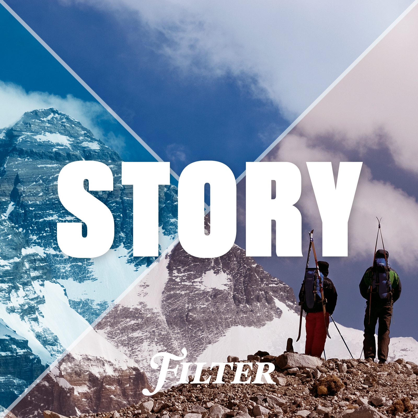 Två personer som står och tittar på Mount Everest.